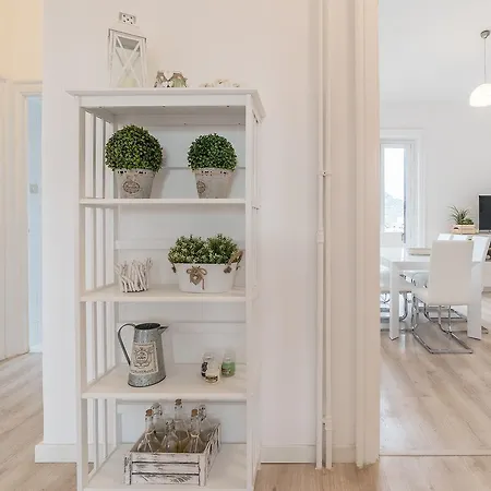 San Pietro Roomy Flat