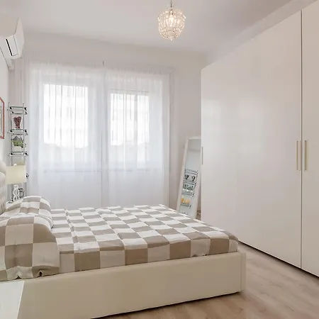 San Pietro Roomy Flat Daire *
